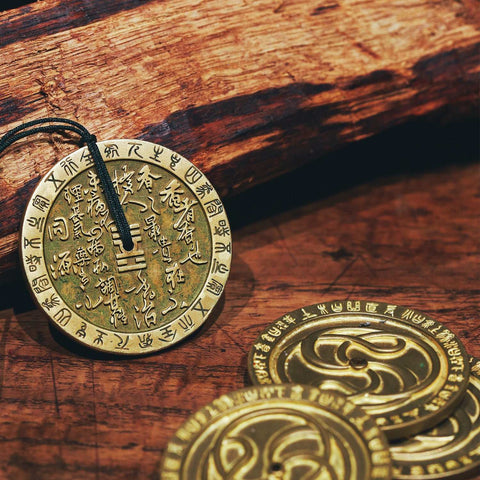 [Incense holder] Ancient Chinese Symbolic Incense Holder，Premium Brass Incense Holder - Chinese Traditional Bronze Mirror Design, Spiritual Balance & Tranquility